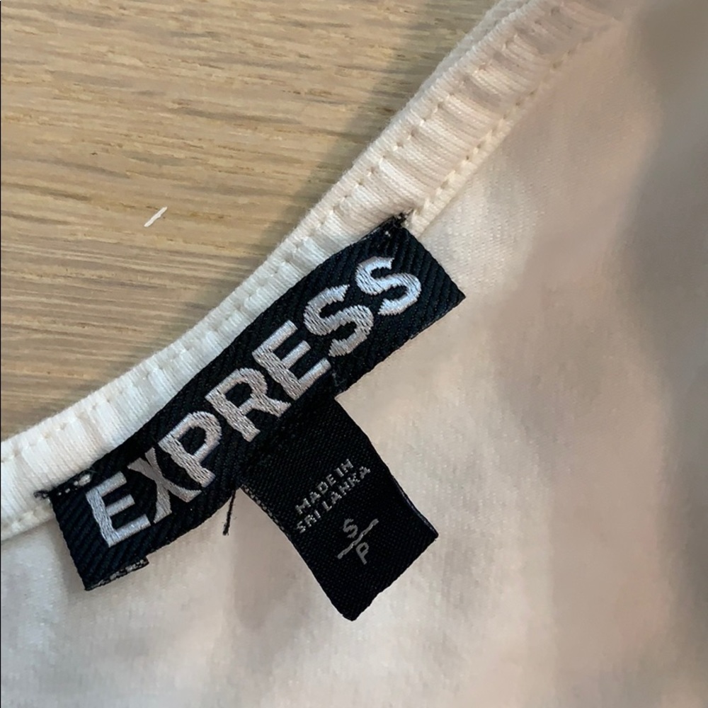 Express dress - Picture 3 of 4
